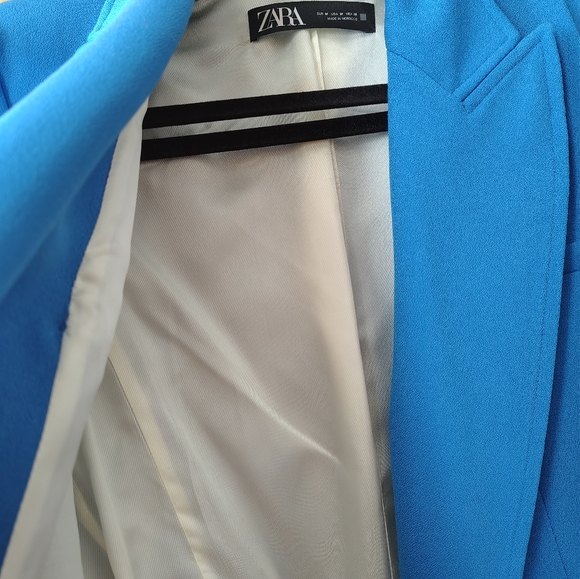 Royal blue Zara blazer with shoulder pads,gold buttons,  never worn - Picture 3 of 4